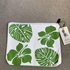 NWT Hawaii Loa Medium Pouch